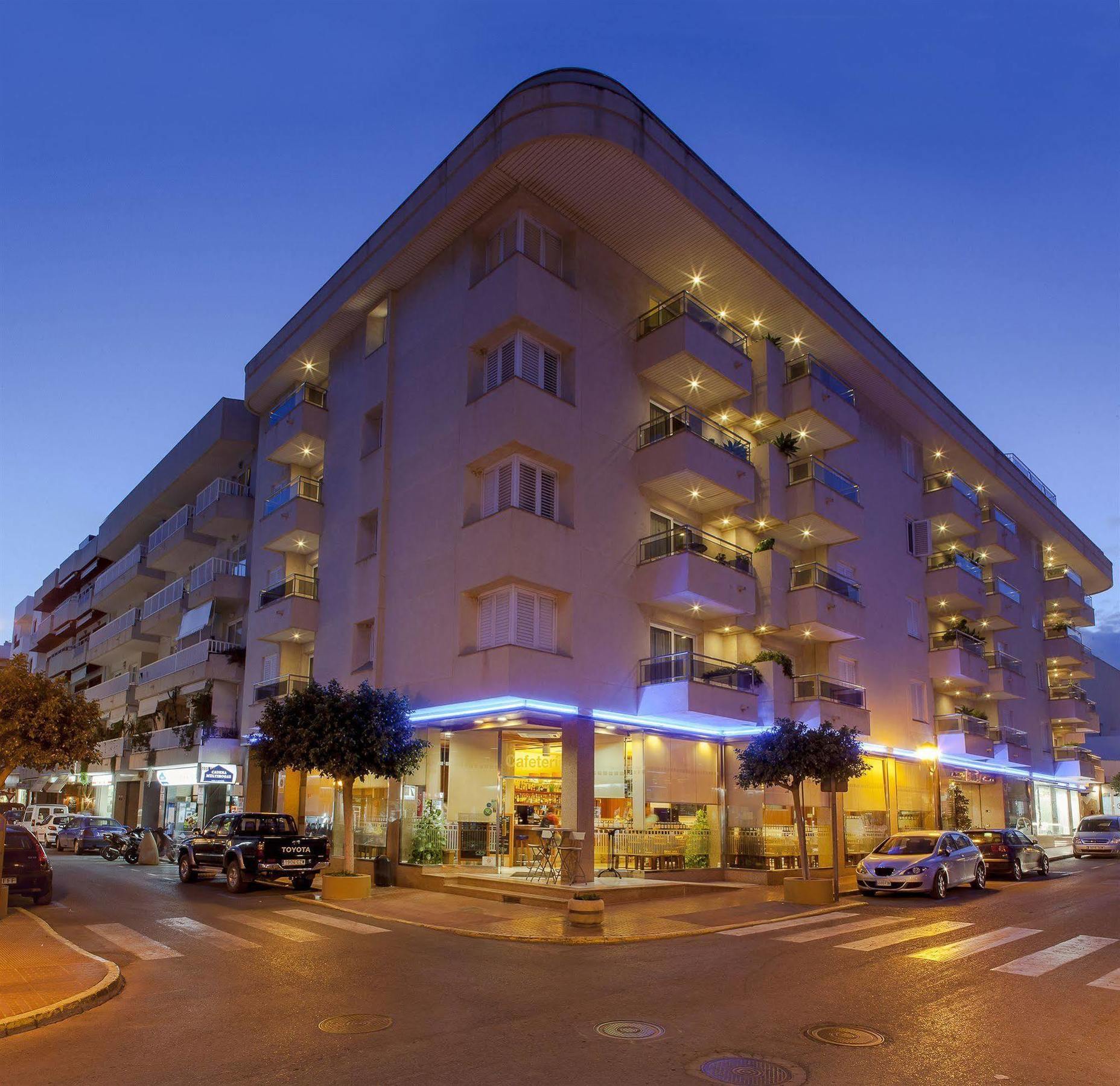 Aparthotel Duquesa Playa Santa Eulária des Riu Exterior foto