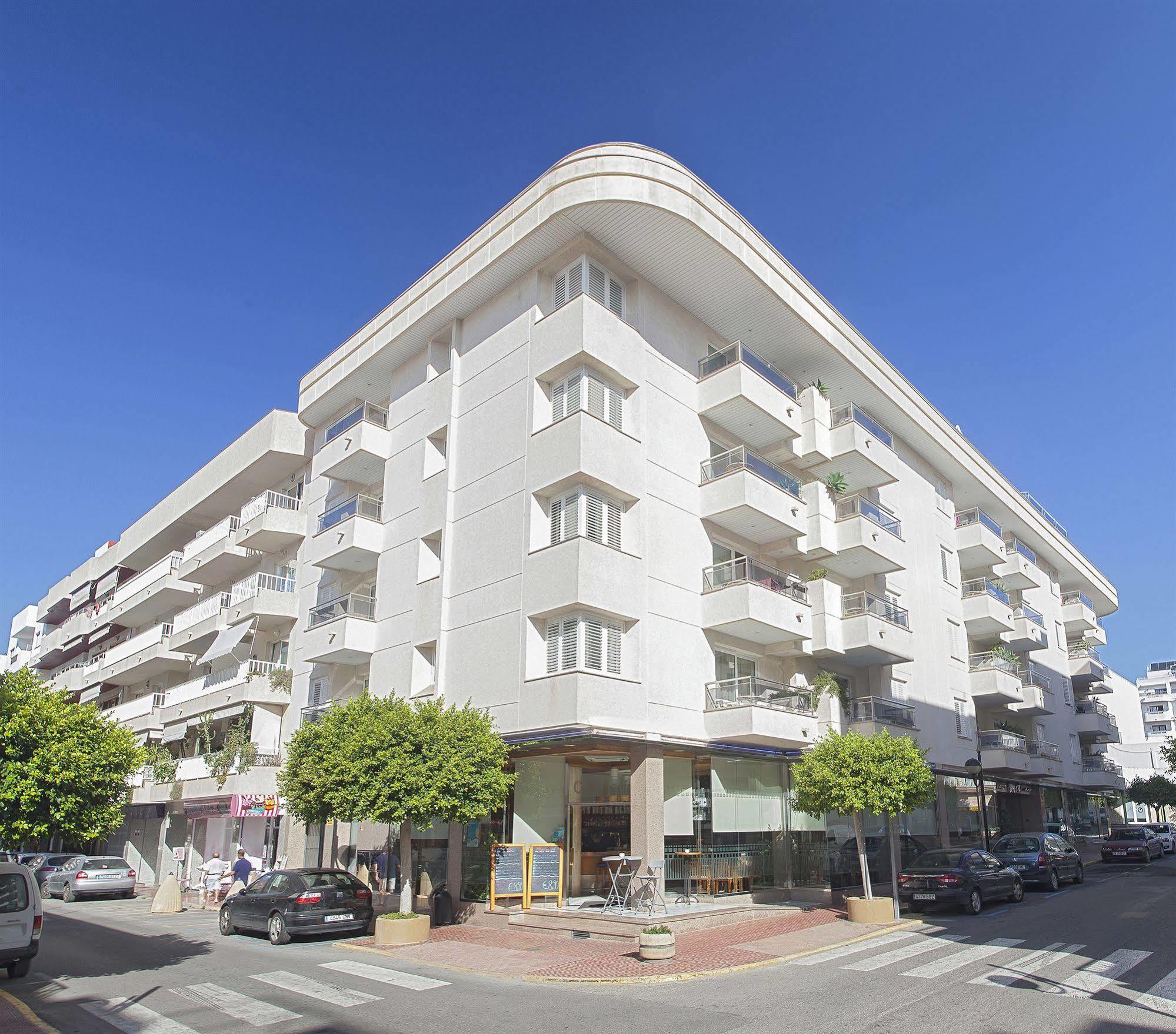Aparthotel Duquesa Playa Santa Eulária des Riu Exterior foto